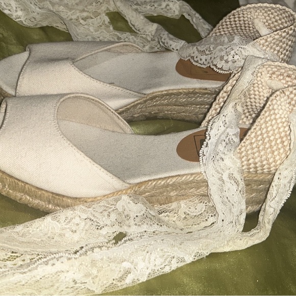 Yutes Lace Up Wedges (Rare & New) - Picture 4 of 10